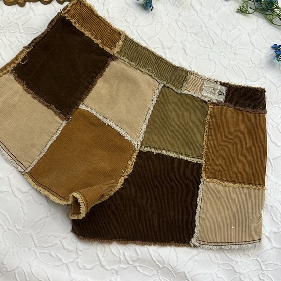 Vintage Y2K 90s Patchwork Corduroy Shorts - Picture 6 of 7